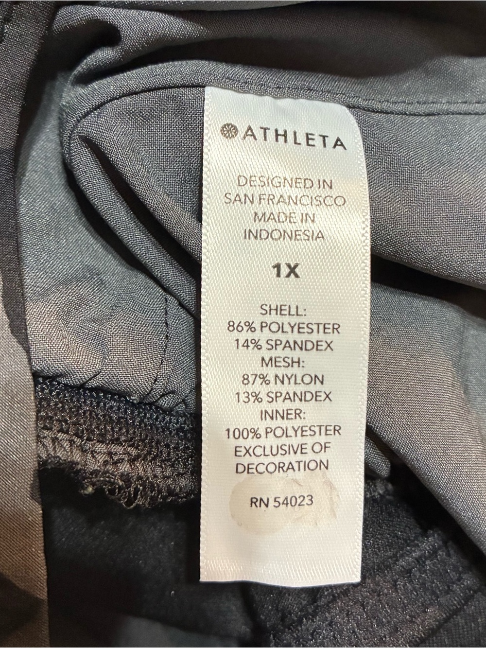 Athleta Mesh Racer Run Mid Rise 4" Short - Picture 5 of 5